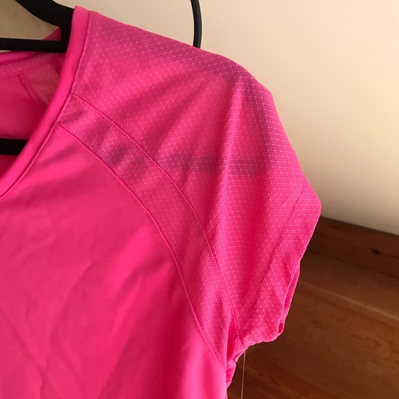 Reebok Workout Top, NWT, Size M - Picture 4 of 10